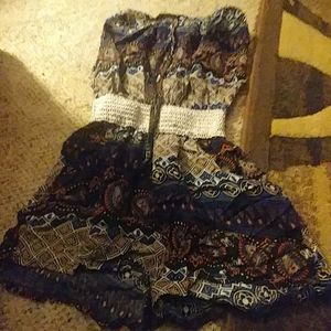 Short multicolor strapless romper